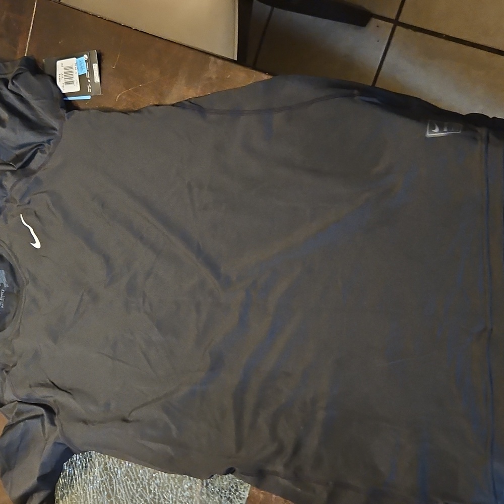 Nike Gray Short Sleeve Tee Moisture-Wicking Athletic Top